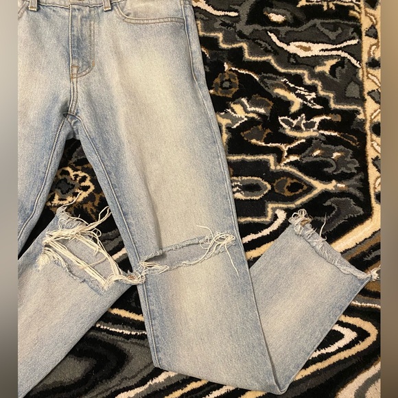 424 on fairfax distressed jeans - Picture 2 of 5